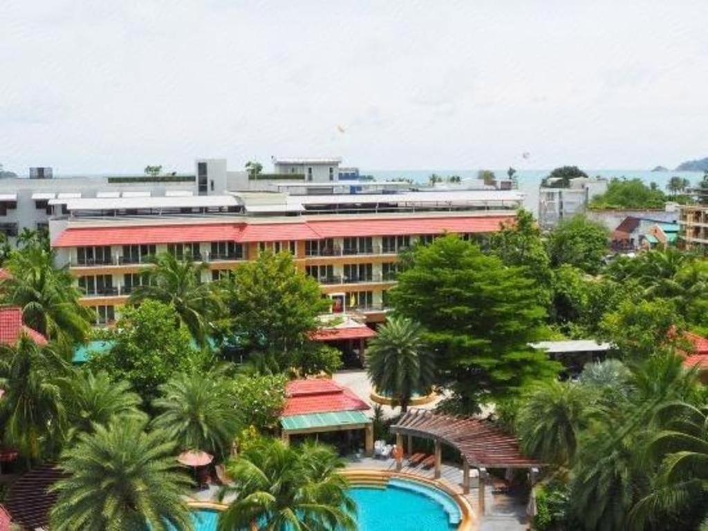 OYO 472 Tang Cheng Holiday Hotel Patong Bagian luar foto