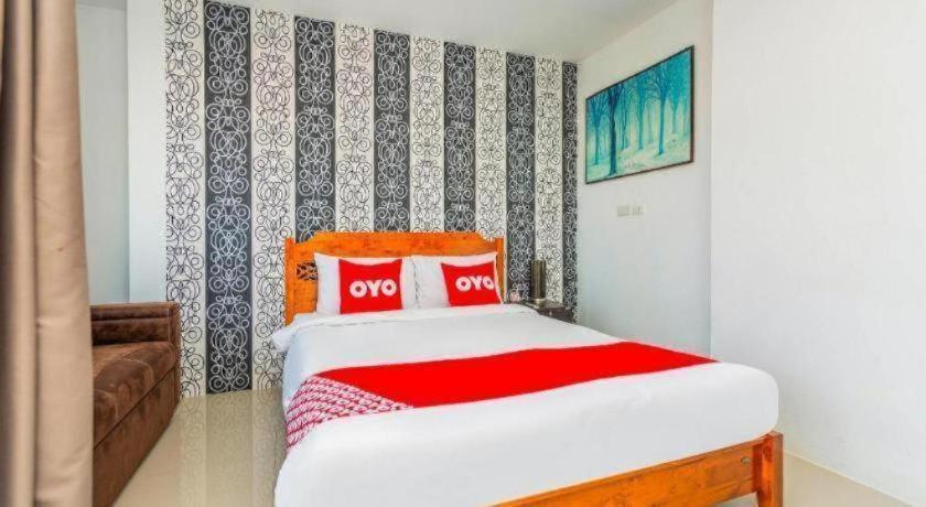 OYO 472 Tang Cheng Holiday Hotel Patong Bagian luar foto